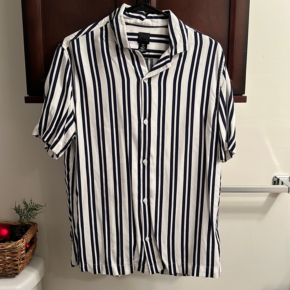 H&M Navy Blue and White Striped Short Sleeve Button Up